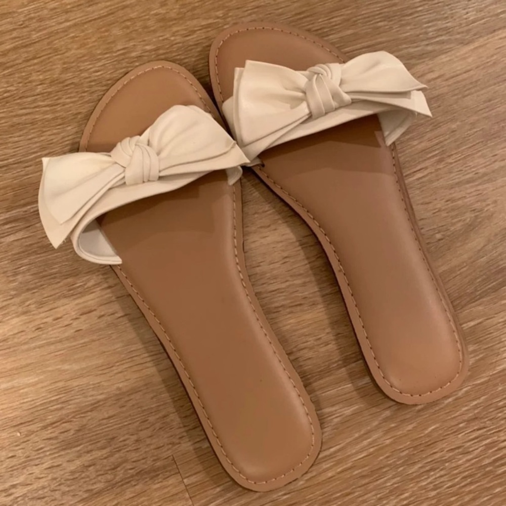 Time And Tru Sandals